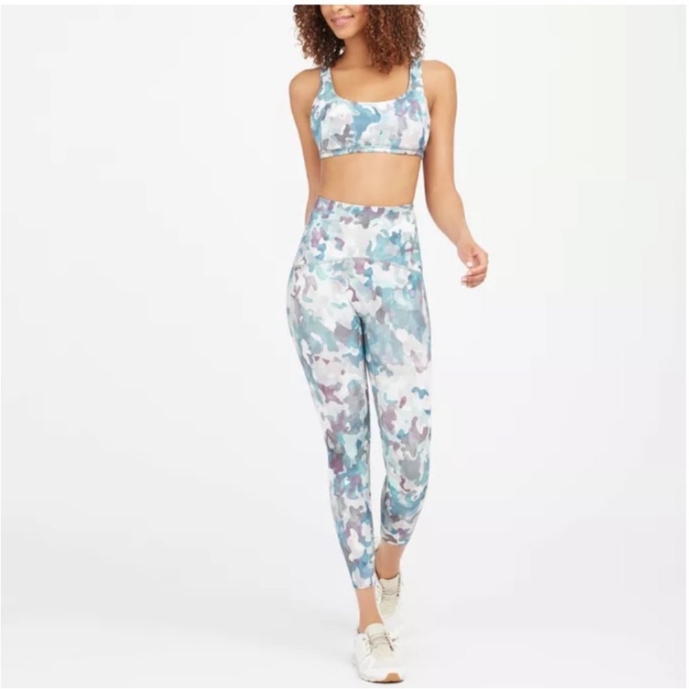 SPANX Booty Boost Active Printed 7/8 Leggings - Picture 10 of 11